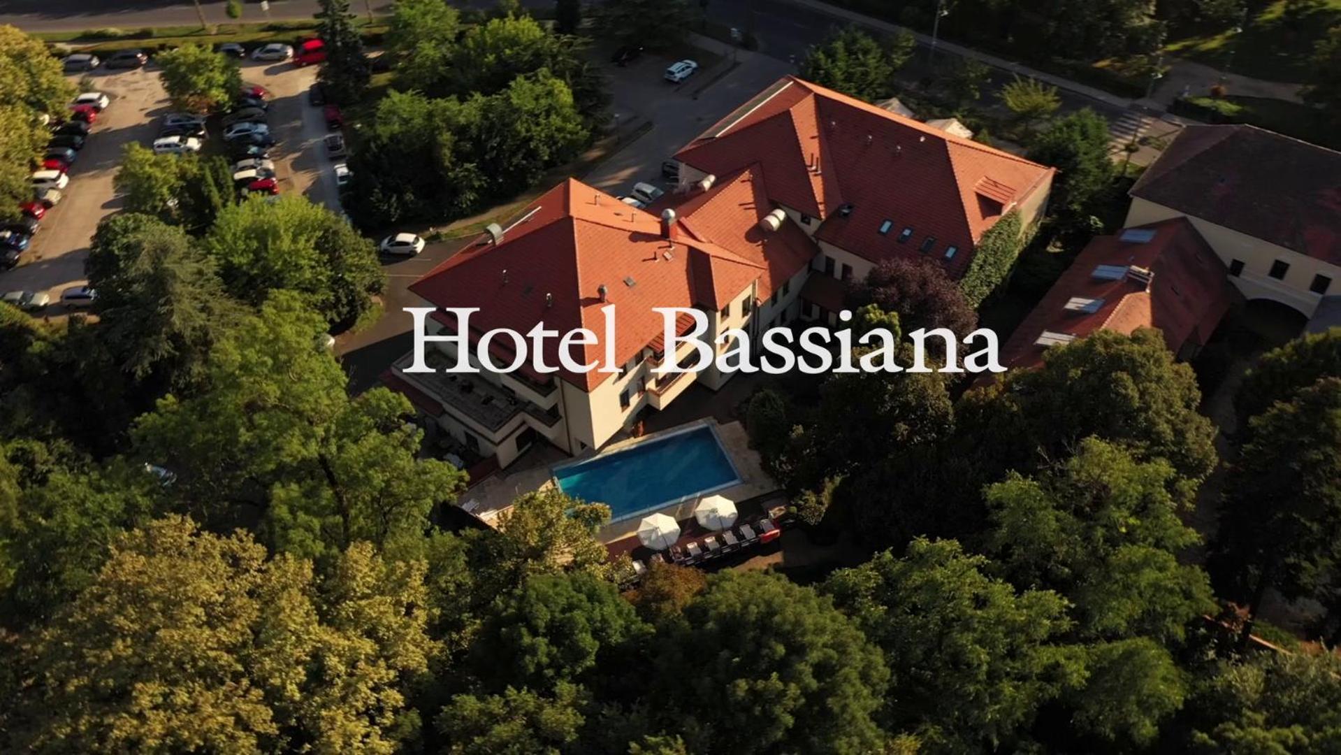 Bassiana Hotel Es Etterem Sárvár Exterior foto